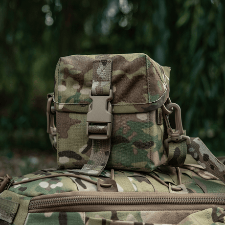 M-Tac Taske til Natkikkert PVS-14 i camouflage-design, velegnet til sikker opbevaring og transport af natkikkerter i naturen.
