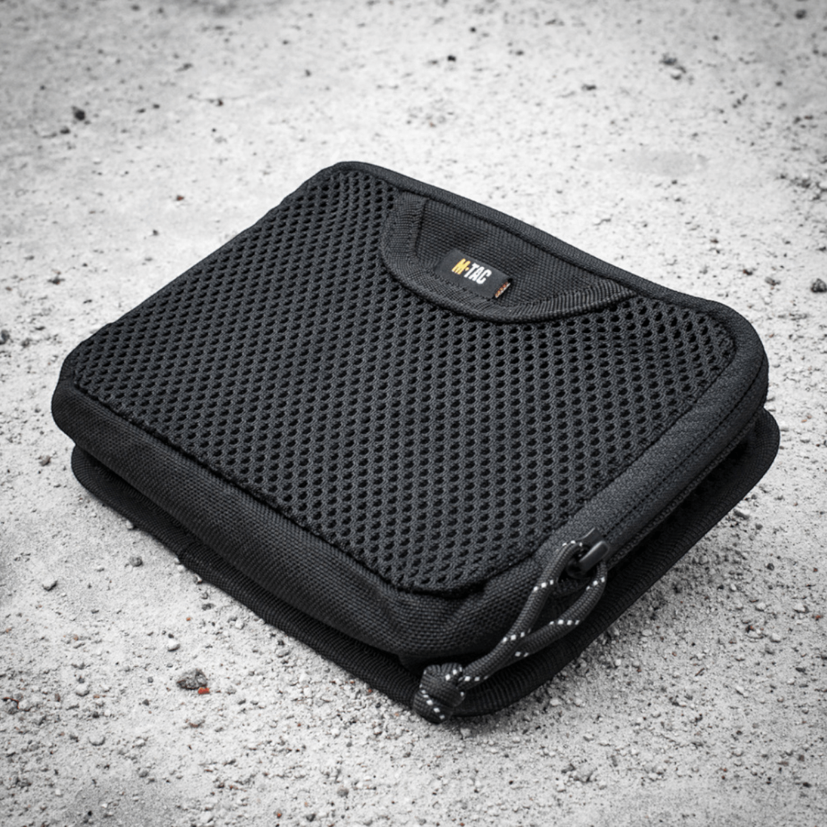 M-Tac Hook & Loop Utility Panel - modulært panel med lynlåslomme, ideelt til opbevaring i tasker, måler 19 x 13 cm.