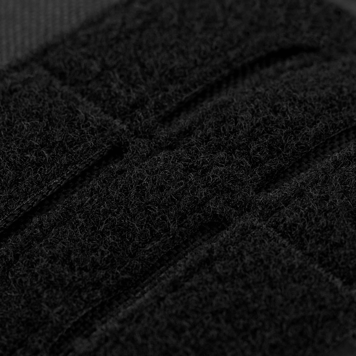 Nærbillede af M-Tac Medical Pouch Elite Rip Off med slidstærke velcroflader til hurtig adgang i kritiske situationer.