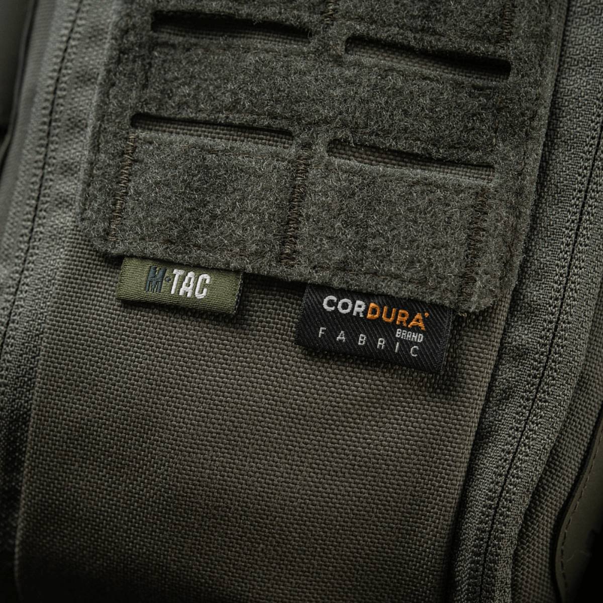 M-Tac Medical Pouch Elite Rip Off med CORDURA-stof i tæt på syning og logo.