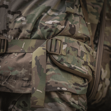 M-Tac Large Gen.IV Elite in camouflage, close-up of robust straps and buckles, made of Cordura material.