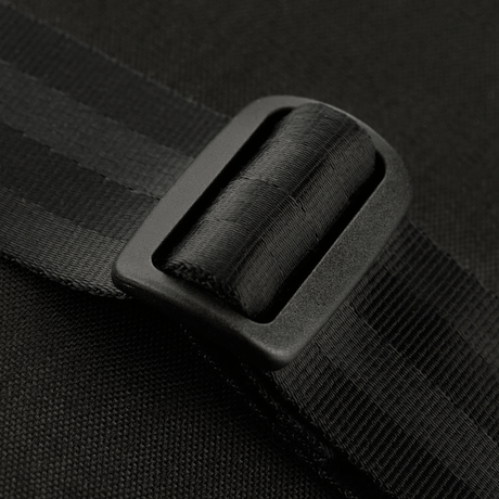 Close-up of the buckle on M-Tac Magnet XL Bag Elite with FidLock V-Buckle magnetic clasp.