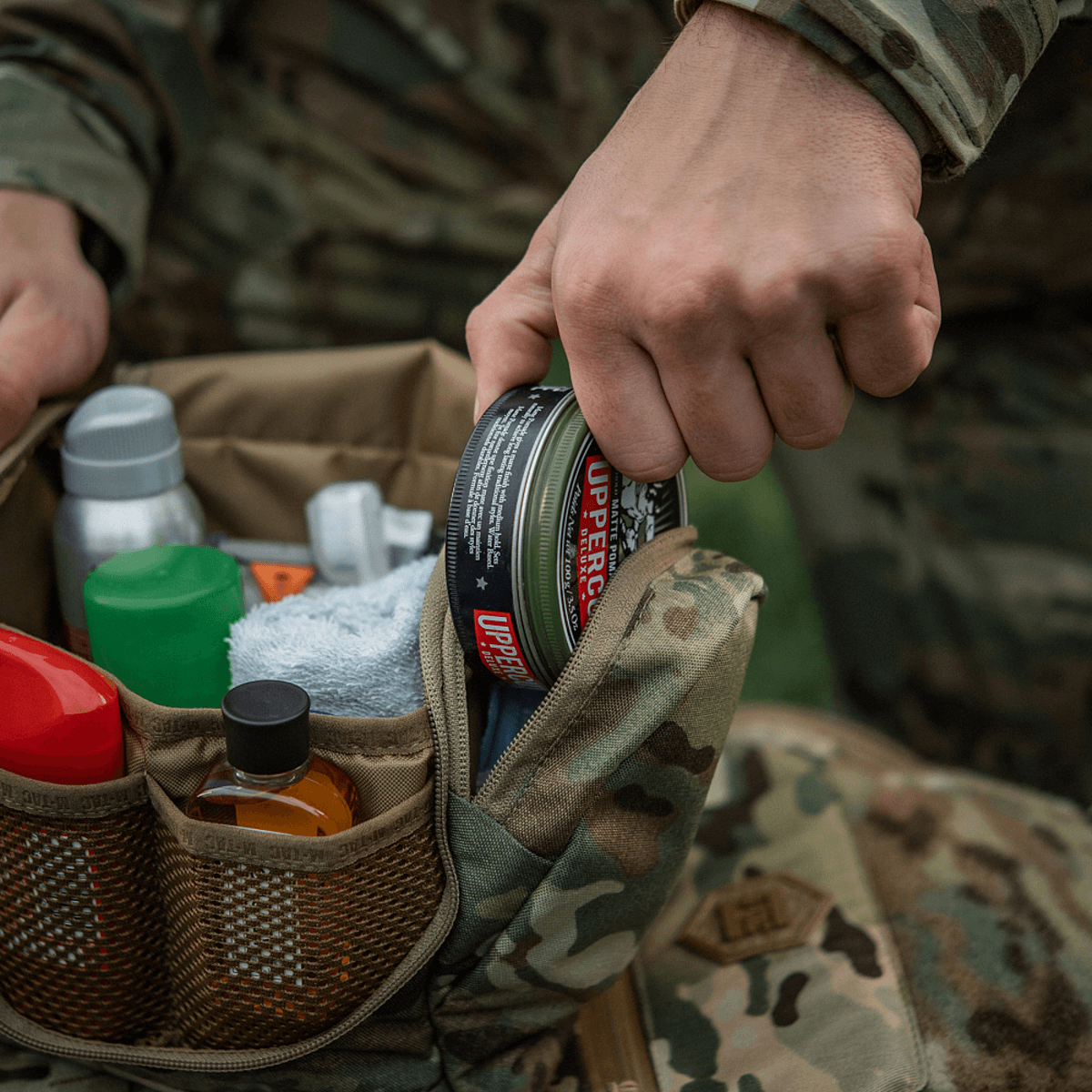 M-Tac Toilettaske Elite Gen.II - Kompakt rejsetaske til opbevaring af hygiejneartikler med flere rum og plads til personlig plejeprodukter.