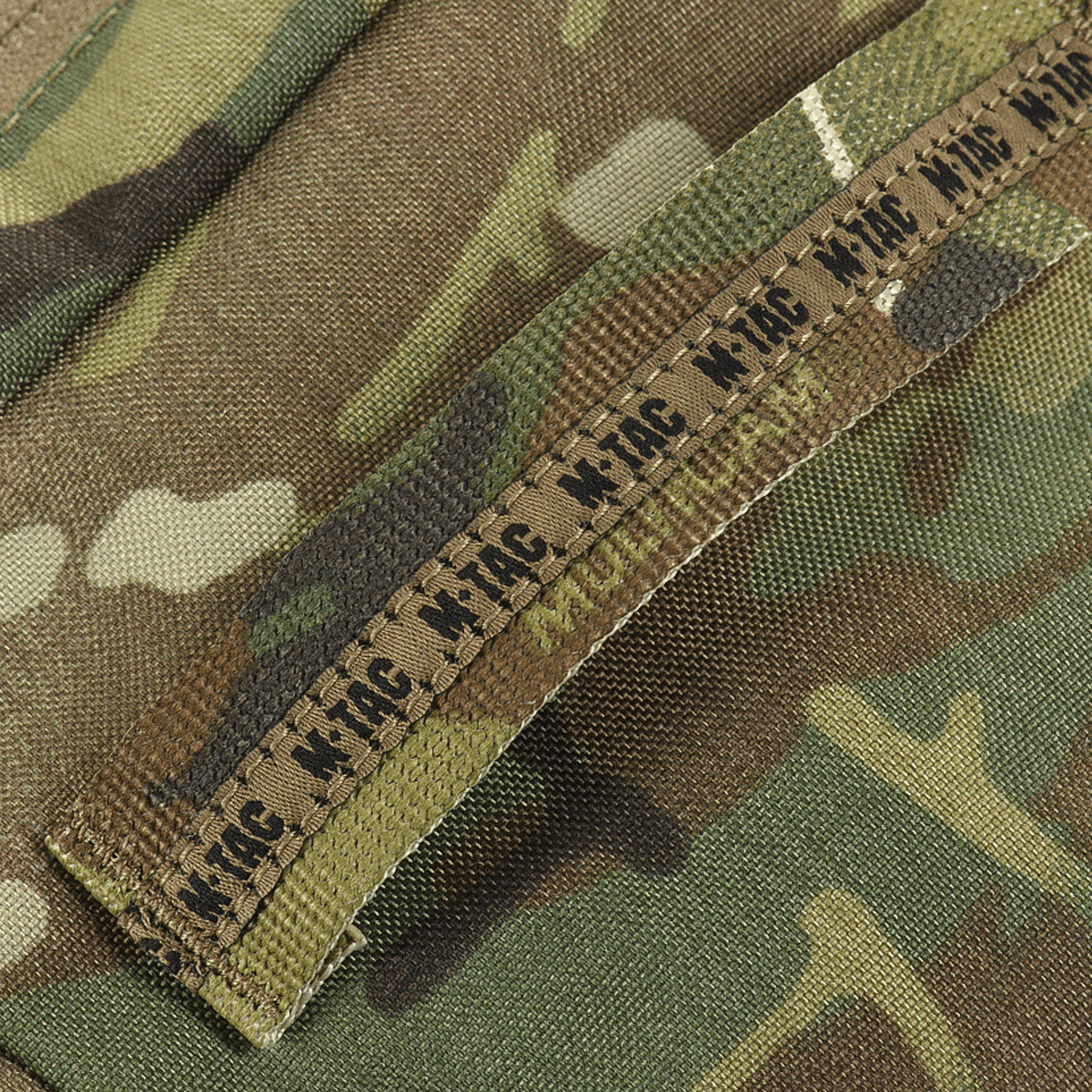 M-Tac Toilettaske Elite Gen.II med camouflage mønster, velegnet til rejseopbevaring af hygiejneartikler og accessoires.