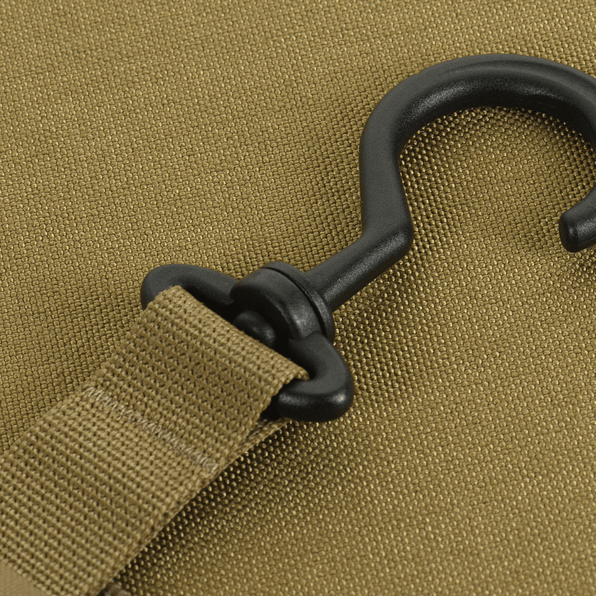 M-Tac Toilettaske Elite Gen.II krogdetalje i taktisk design til effektiv opbevaring af hygiejneartikler under rejser.