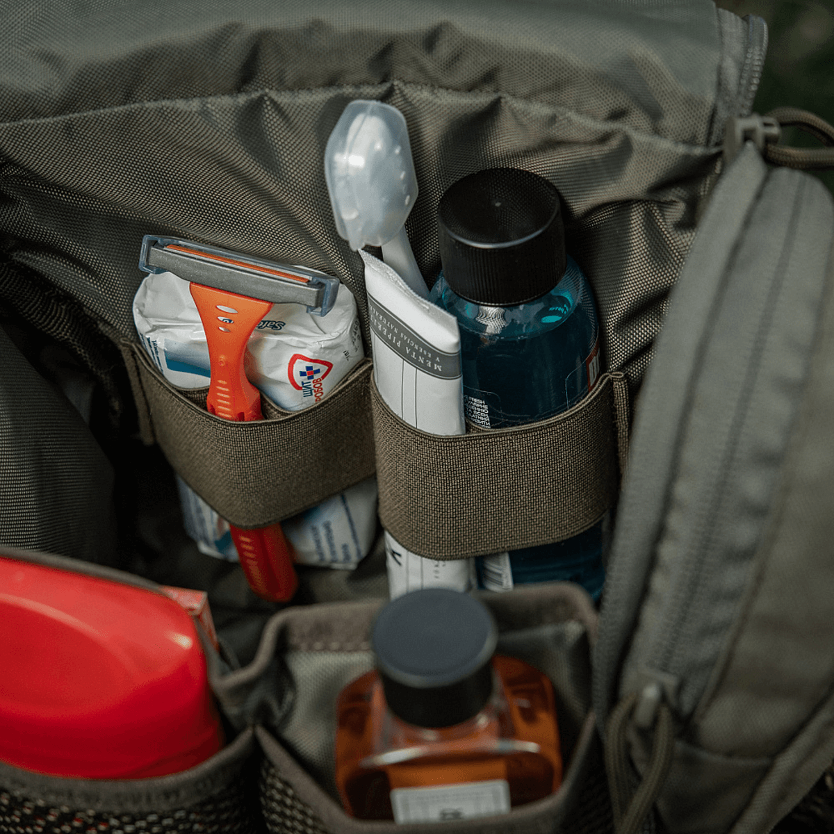 M-Tac Toilettaske Elite Gen.II opbevaring for barbermaskine, tandbørste, lotion og shampoo, kompakt design til rejseformål