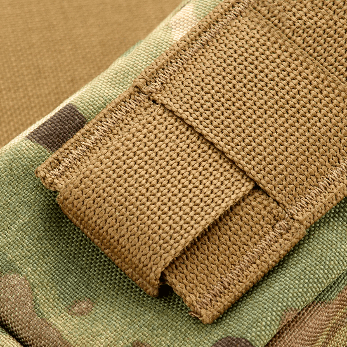 M-Tac PC Utility Pouch Elite med MOLLE-interface i robust Cordura, ideel til taktisk brug. Detaljebillede.