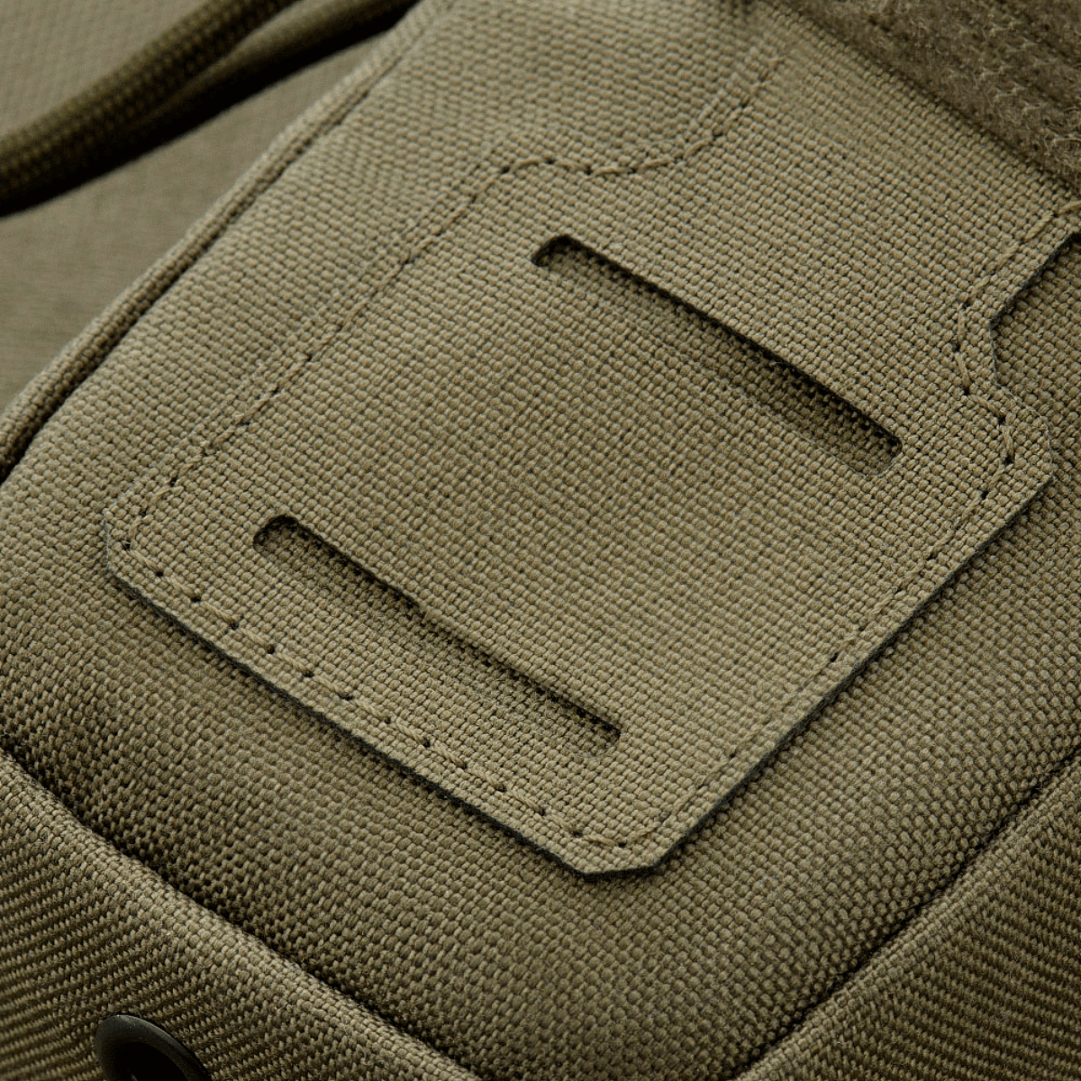 M-Tac PC Utility Pouch Elite i 500D Cordura med MOLLE-interface og Velcro-panel, perfekt til taktisk opbevaring.