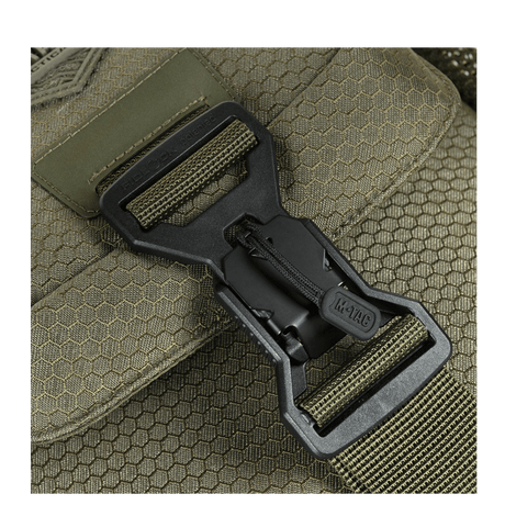 Detail of M-Tac Satellite Magnet Bag Gen. II Elite Hex with robust buckle and durable Cordura Hex fabric.