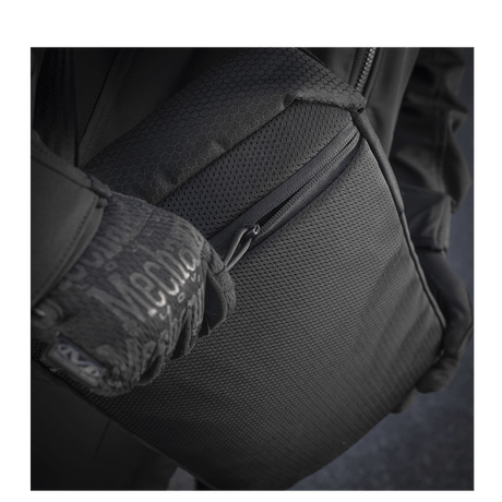 M-Tac Magnet XL Bag Elite Hex with shoulder strap and FidLock locking system for quick and secure closure, shown in detail.
