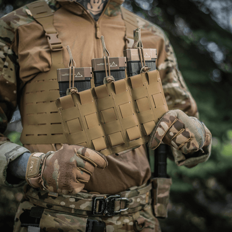 M‑Tac Elastisk Single Magazine Pouch Elite on a soldier's vest with magazines, compact functional design, MOLLE compatible