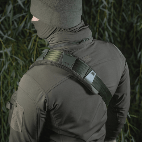 M‑Tac Shoulder Strap Pad 50 mm Elite in action, showing durable Cordura and 3D mesh for comfort and airflow on the shoulder.
