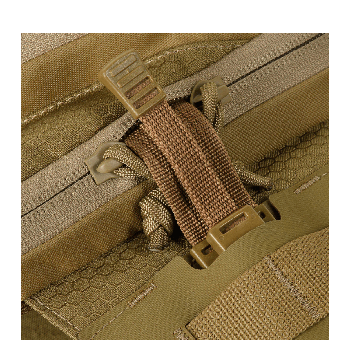 M-Tac Sling Pistoltaske Elite Hex med Cordura 1000D, lynlåse og spændere fra YKK og Woojin, detaljeret visning af materiale og hardware.