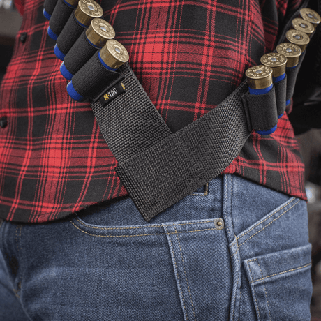 M-Tac Bandolier Elite for hunting, close-up of cartridges in elastic holders, ideal for quick access and ergonomic design.