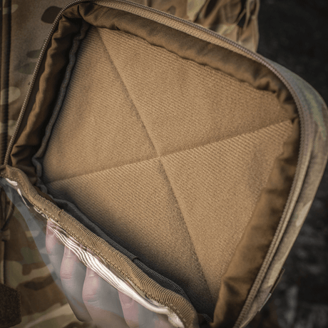 M-Tac Utility Organizer Slim Elite i slidstærkt Cordura 500D med gennemsigtig PVC-folie og velcro til sikker opbevaring.