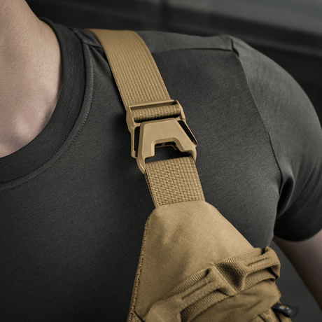 Tactical carry bag with buckle worn by man in dark t-shirt, showing details of Woojin buckles - M‑Tac Belt Bag Elite Hex.