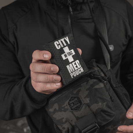 M-Tac City Med Pouch Hex i kompakt hexagonmønstret ripstopmateriale, bærbar førstehjælpspung, vist i galleri position 1.