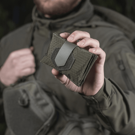 M-Tac City Med Pouch Hex i slidstærkt hexagonmønstret ripstopmateriale, kompakt førstehjælpskit vist i galleri position 1.