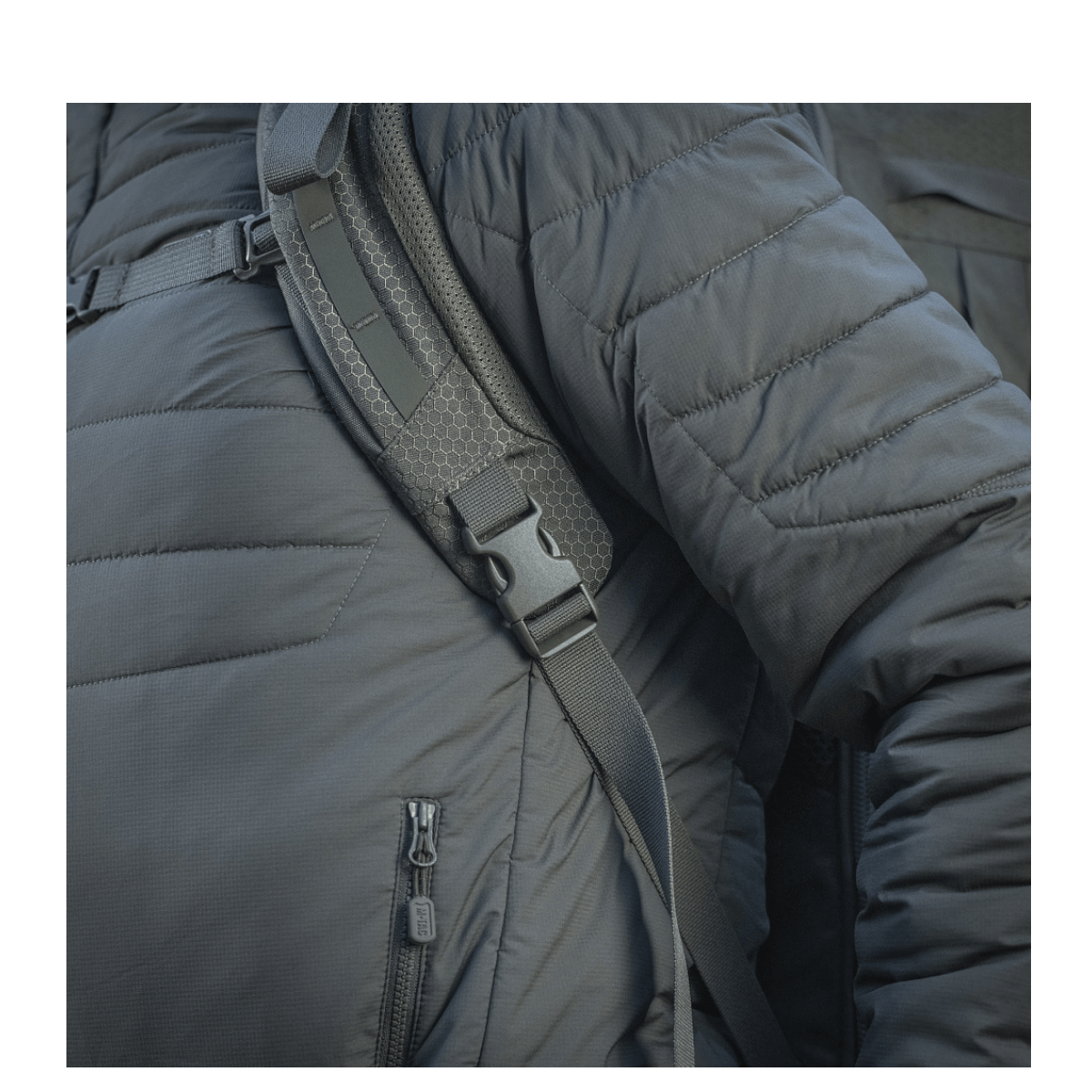 M-Tac Rygsæk Large Elite Hex Gen. IV - ergonomisk designet med holdbare materialer, ideel til bæring af våben og anden funktionalitet.