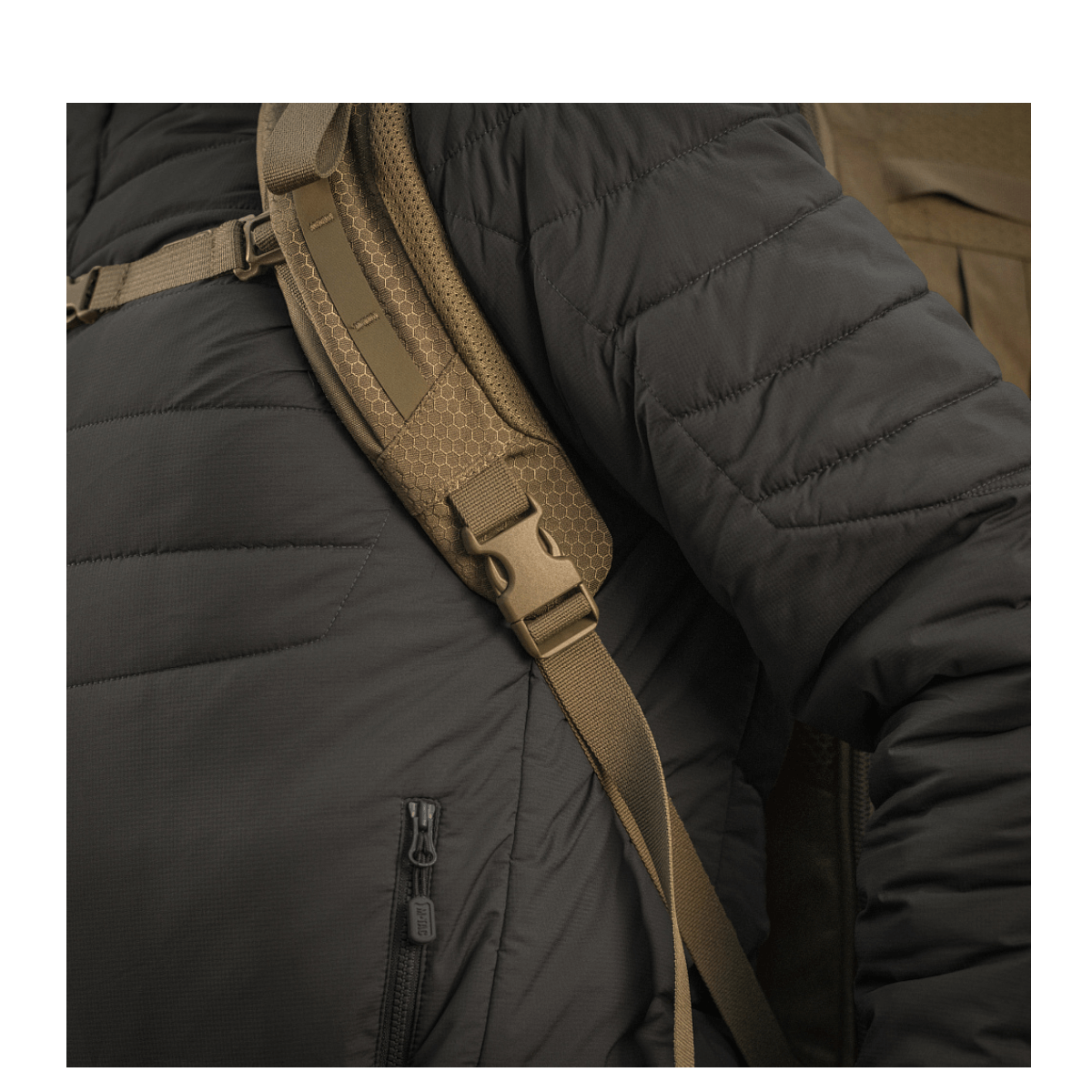 Nærbillede af M-Tac Rygsæk Large Elite Hex Gen. IV med ergonomiske remme og holdbare materialer.