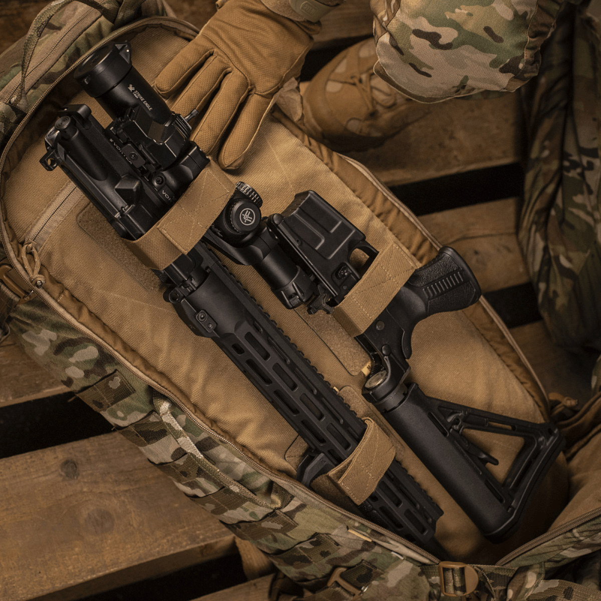 M‑Tac Indlæg til Rygsæk (3 stk) med justerbare indlæg til våben, vist monteret i en stor taktisk rygsæk