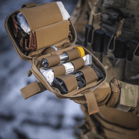 M-Tac Horisontal Medic Lomme Large Elite i robust materiale med NIJ-certificering, taktisk brug, vist i galleri position 1, tan farve.