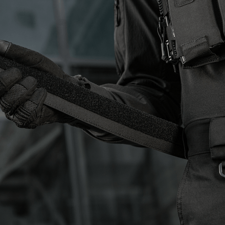 M-Tac Internal Tiger Belt in use, shows Velcro closure. Compatible with Range Belt
