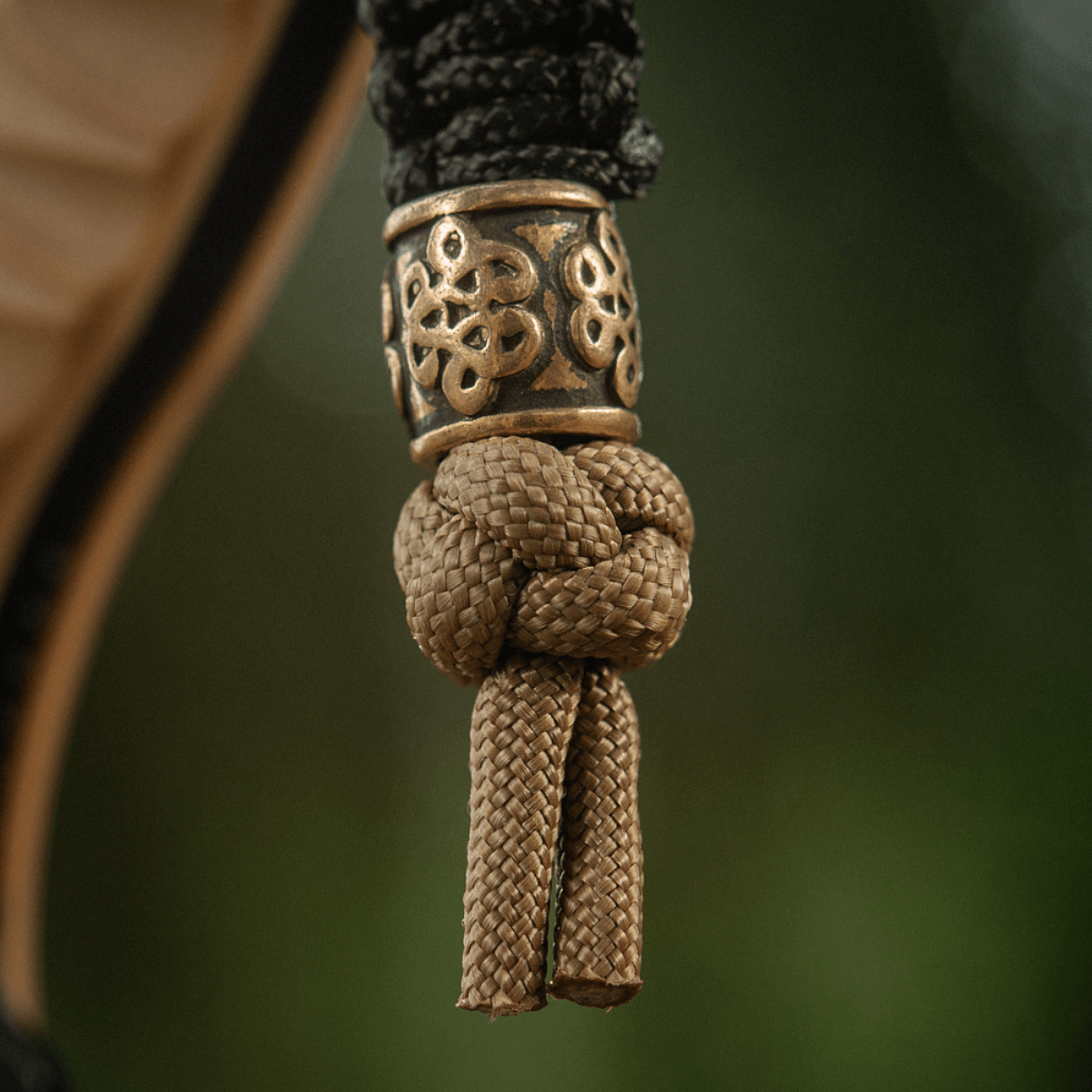 M-Tac Lanyard Scandinavian Small Chinese Knot med dekorativ perle og snoet paracord, fremhæver personlighed og gør det let at finde udstyr.