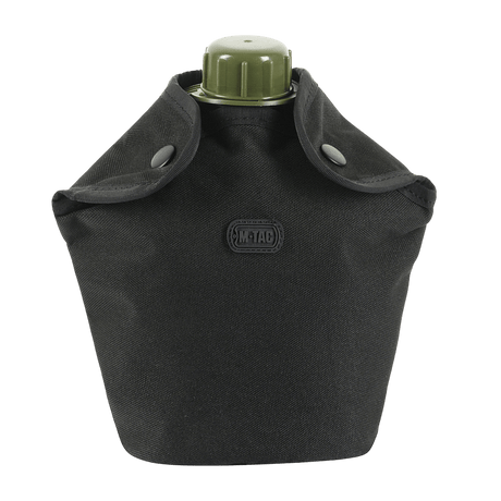 M-Tac Flaskeholder MOLLE in black polyester with two snaps and drainage hole. Perfect for outdoor use and easy to attach with MOLLE system.