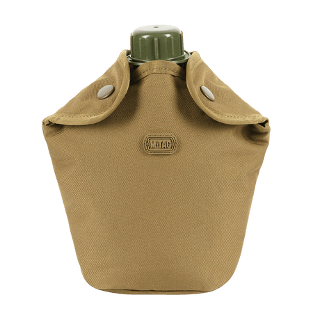 M-Tac Flaskeholder MOLLE in durable polyester, for hikes or fieldwork, with snap closure and drainage hole, attaches via MOLLE system.