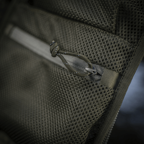 Detail of M-Tac Sturm Elite Gen.II with mesh pockets for EDC gear and robust Cordura material, ideal for raid use.