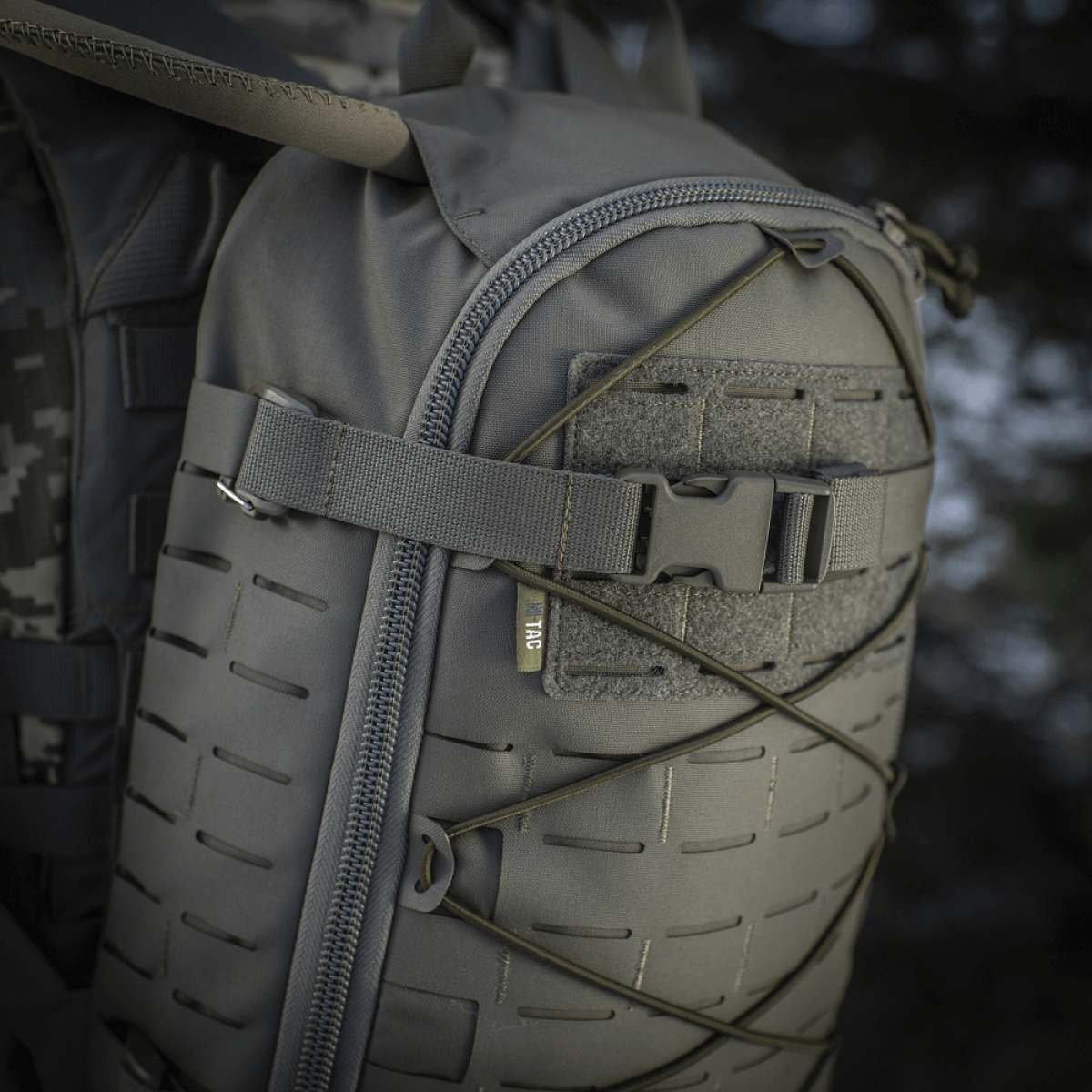 M-Tac Rygsæk Sturm Elite Gen.II med MOLLE system, elastisk snøring og holdbar Cordura materiale til feltture.
