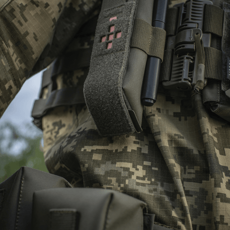 M-Tac Lomme til Tourniquet Closed i robust camouflage nylon med velcrolukning, gallery position 1, til NIJ-certificeret kropsbeskyttelse.