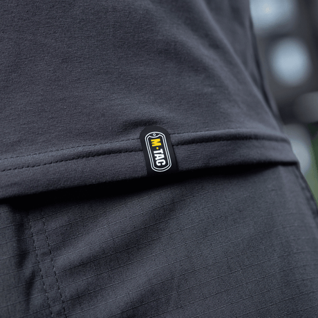 M-Tac Long-sleeve T-shirt 93/7 i sort, fremstillet af 93% bomuld og 7% elastan, tæt syning og blødt materiale