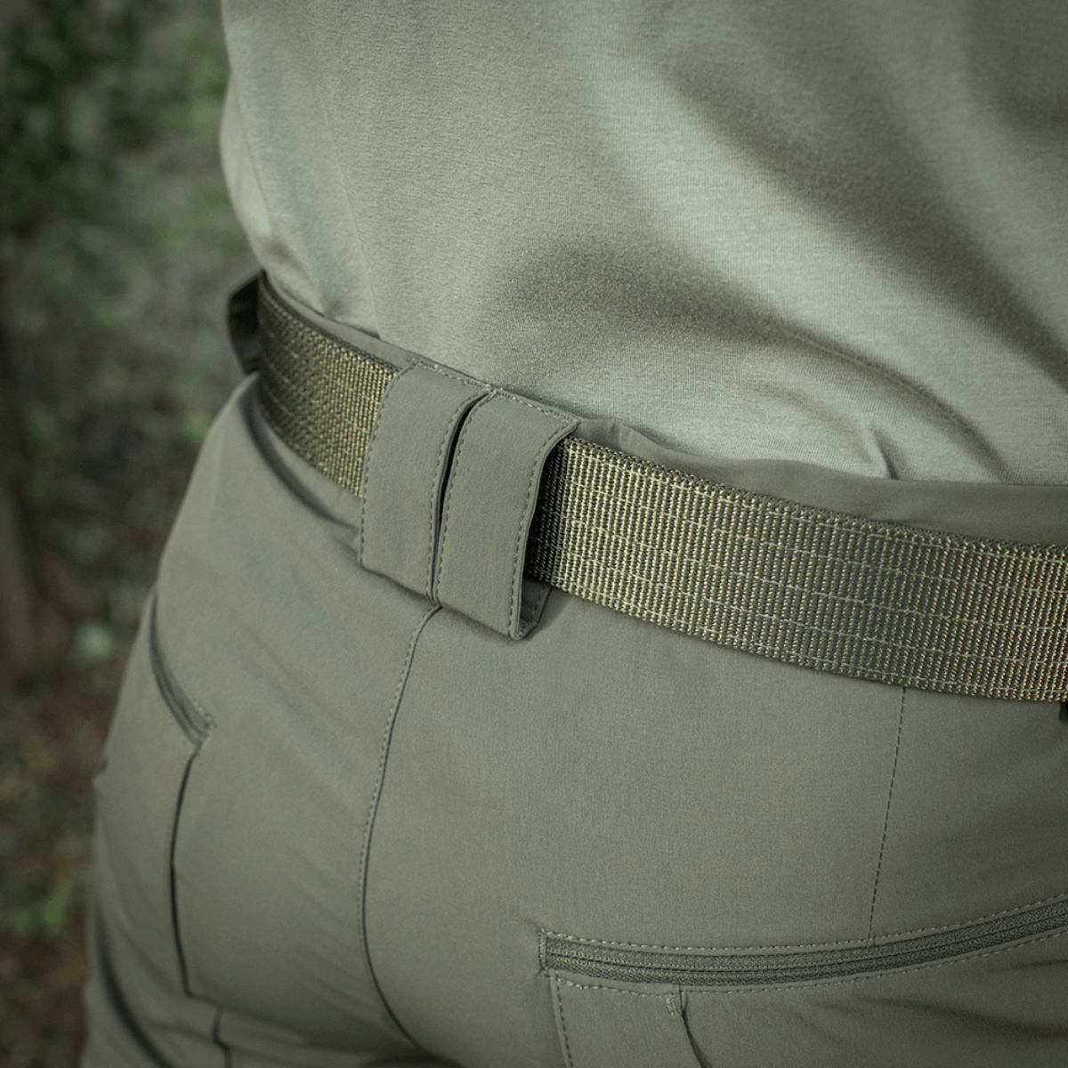 M-Tac Shorts Rubicon Flex i mørk olivengrøn med cargo-lommer, designet til komfort og funktionalitet til sommerbrug.