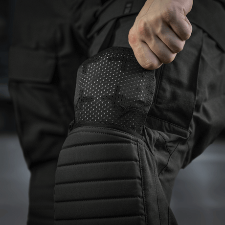 M-Tac Bukser STURM NyCo Extreme Gen.II med forstærkede knæpuder for maksimal holdbarhed og komfort under taktiske opgaver.
