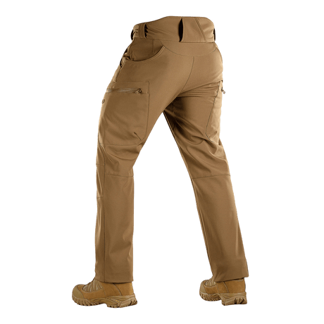 M-Tac Bukser Soft Shell Vinter med fleecefor, brune bukser set bagfra, som yderlag til efterår og vinter, 100% polyester, vind- og vandafvisende.
