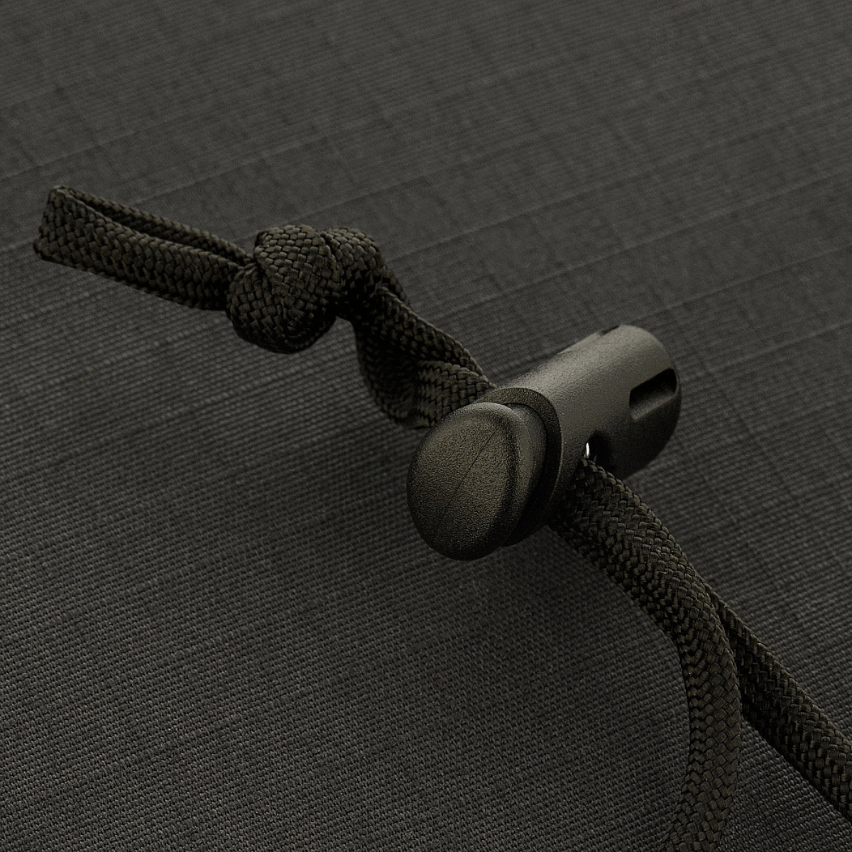 Snor og låsemekanisme på M-Tac Panama Rip-Stop hat designet til stabilitet i vindfulde forhold.