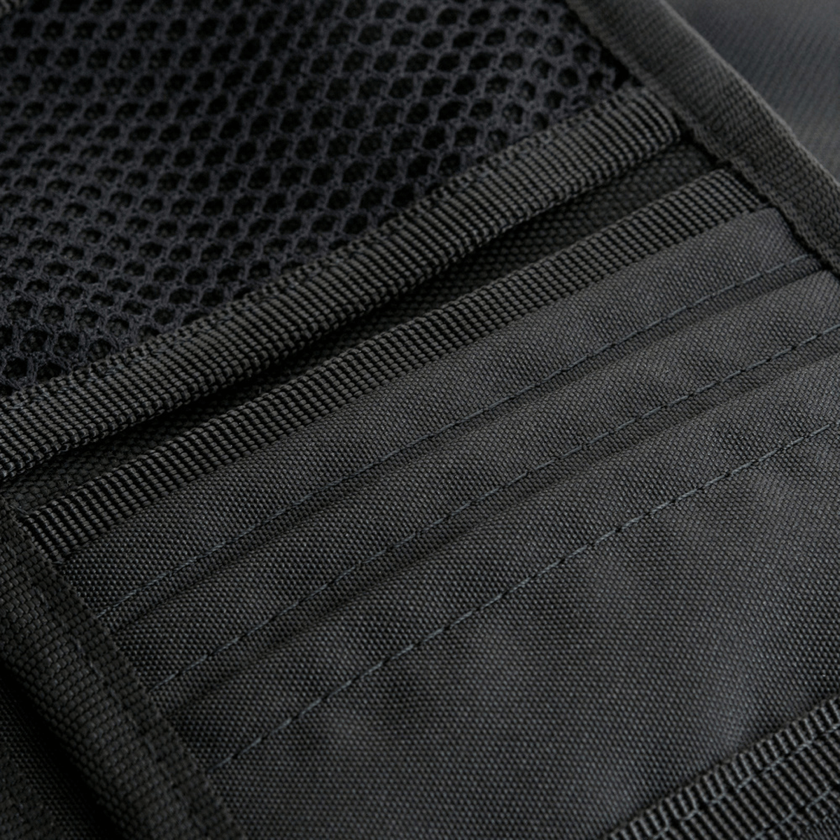 M-Tac Pung med Patch Panel Elite i slidstærkt CORDURA®, sort design med rum til kreditkort og Velcro-lukning.