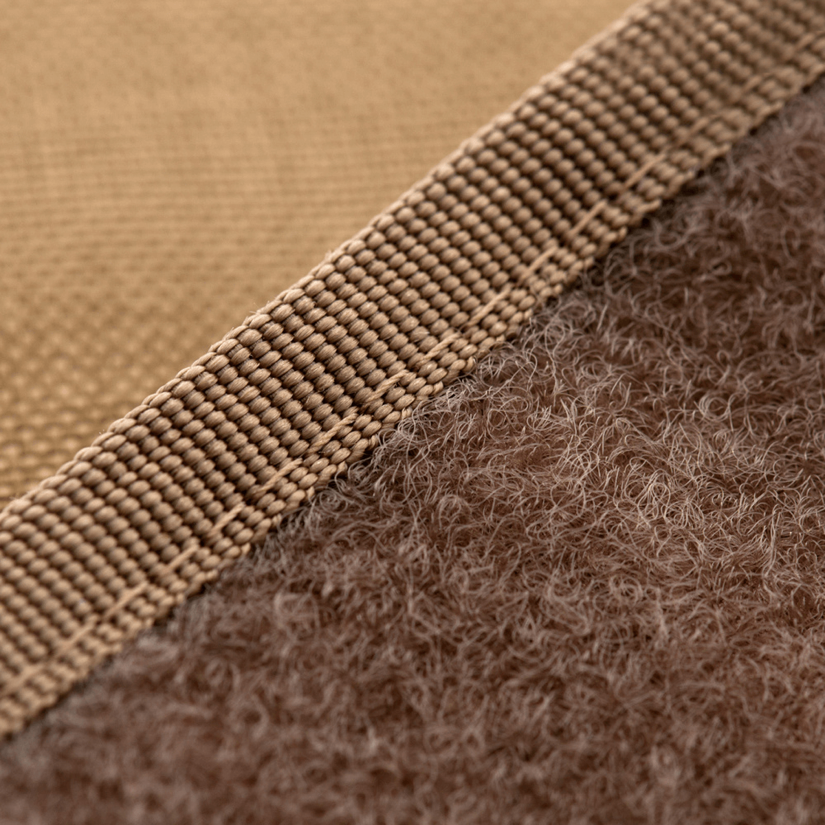 Nærbillede af M-Tac Pung med Patch Panel Elite i slidstærkt 1000D CORDURA® materiale med Velcro lukning og militær stil.