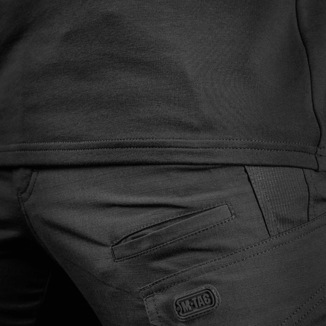 Black M-Tac Raglan Athlete sweatshirt with raglan sleeves for optimal freedom of movement, ideal for sport and everyday. Material: cotton and elastane.