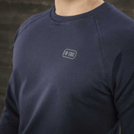 M-Tac Raglan Athlete sweatshirt with minimalist design and raglan sleeves in navy, ideal for daily use and sport, close-up.