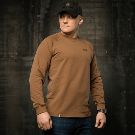 M-Tac Raglan Athlete sweatshirt in coyote with crew neck and raglan sleeves.