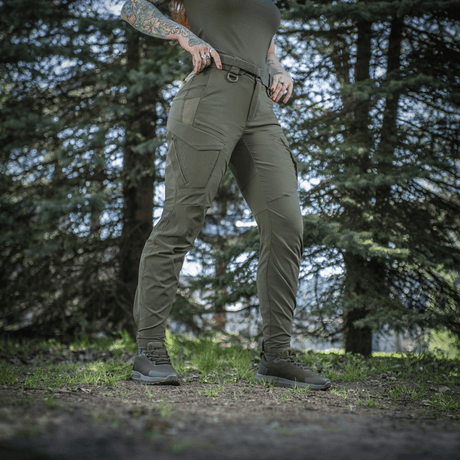 M-Tac Bukser Aggressor Summer Flex Dame med Rip-Stop nylon, designet til komfort og funktionalitet for kvinder i naturmiljø