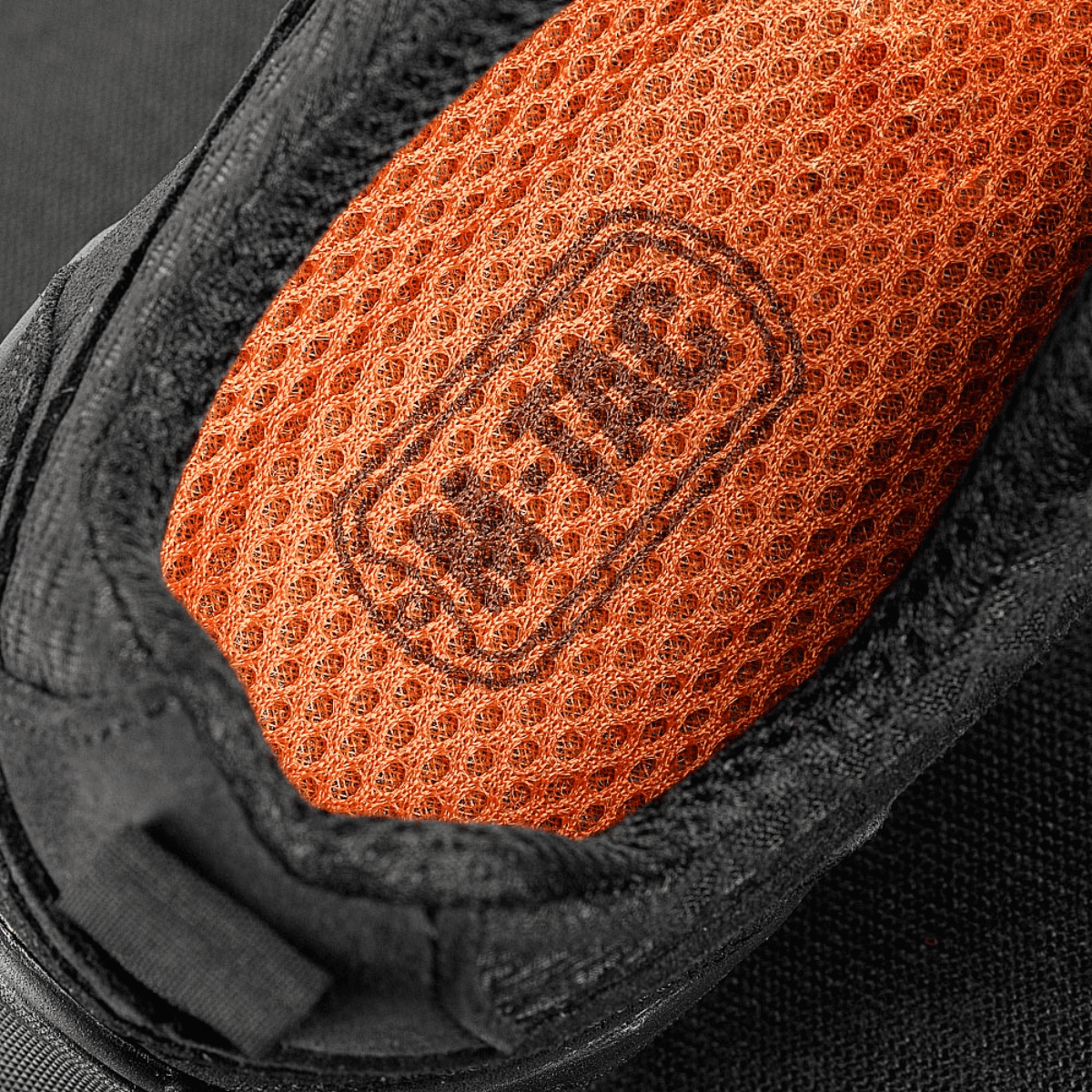 Indvendigt syn af M-Tac Tactical Sneakers Patrol R Vent med åndbar 3D-meshindersål i orange for maksimal komfort.