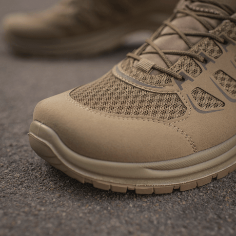 M-Tac Tactical Sneakers IVA med åndbar mesh og forstærket tå for outdoor-aktiviteter.