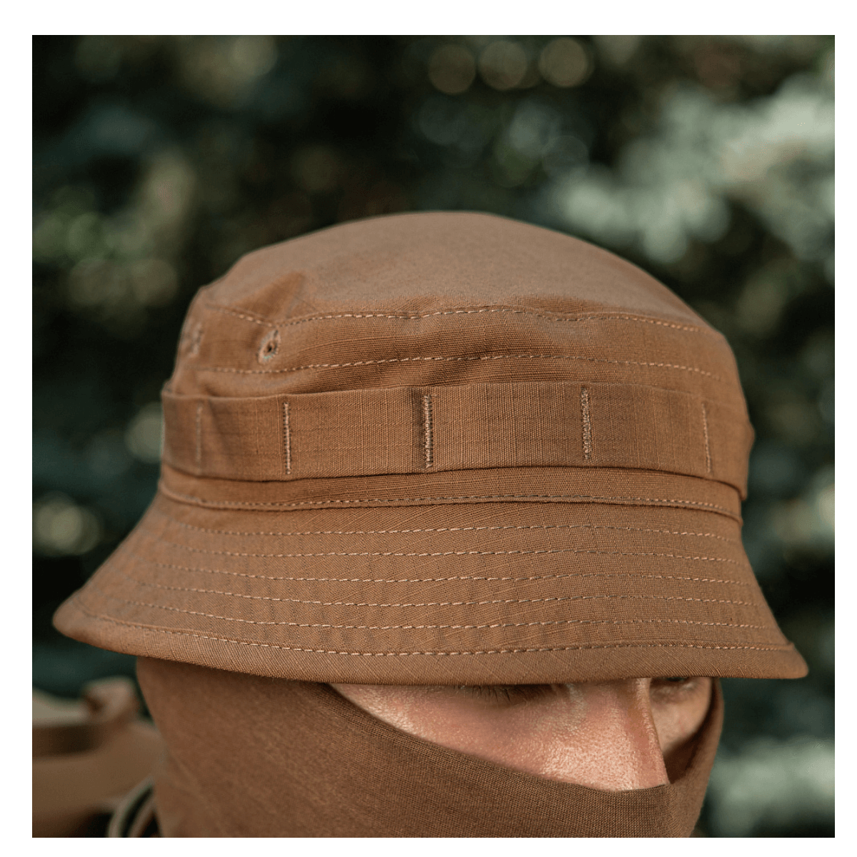 M-Tac Panamahat Gen. II Flex Rip-Stop i brun, lavet af slidstærkt rip-stop stof, perfekt til hverdagsbrug i varme sæsoner.