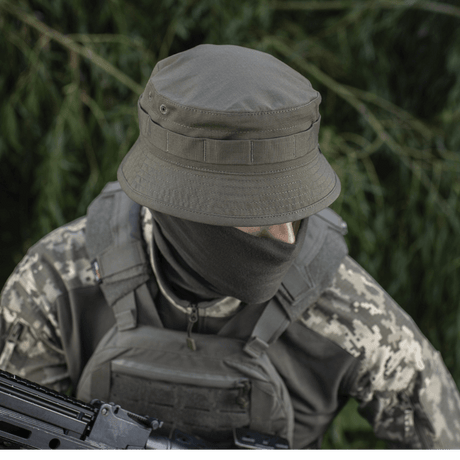 M-Tac Panamahat Gen. II Flex Rip-Stop i slidstærkt rip-stop materiale med NIJ-certificering, vist i galleri position 1 i militærmiljø.