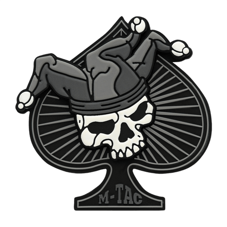 M-Tac Ace of Spades 3D PVC Patch med dødningehoved, velegnet til taktiske formål, fastgøres med Velcro, ideel til outdoor-aktiviteter.