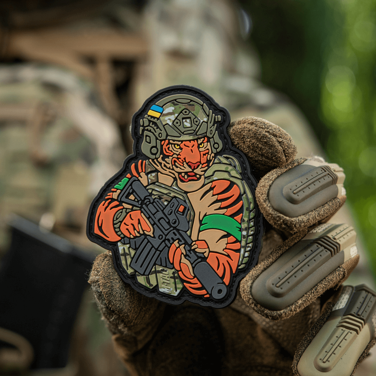 M-Tac Patch Tiger Green Tape PVC morale patch med tiger, AR-15 og i fuld farve, fastholdt af Velcro, perfekt til udstyr.